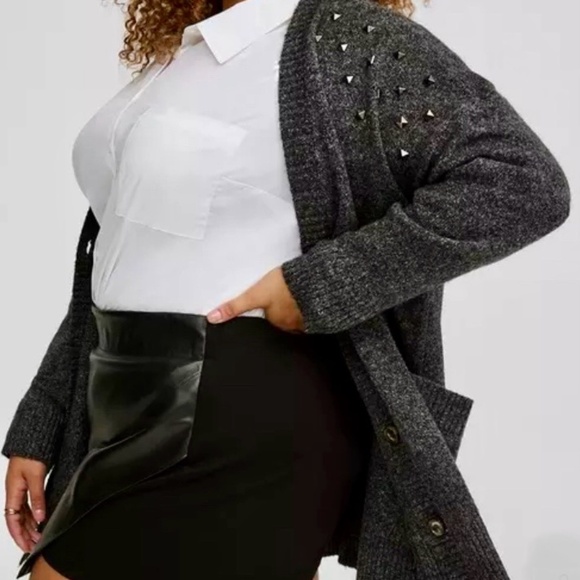 Torrid Charcoal Gray Vegan Cashmere Boyfriend Cardigan V-Neck Sweater size 2 NWT - Picture 5 of 8